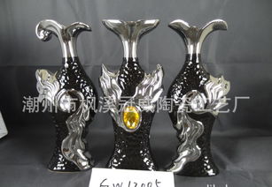 匠心独运，厂家直供——探秘电镀陶瓷花插与镂空花瓶的艺术与价值